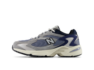New Balance 725 Snekaer